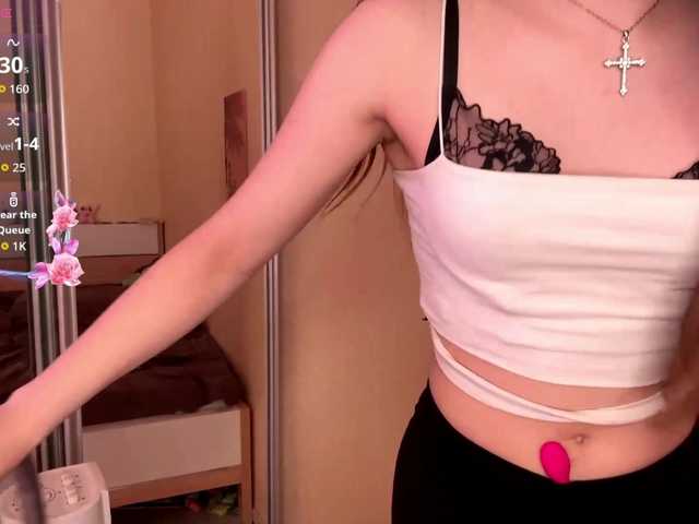 HereLora live cam on BongaCams