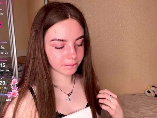 HereLora live cam on BongaCams