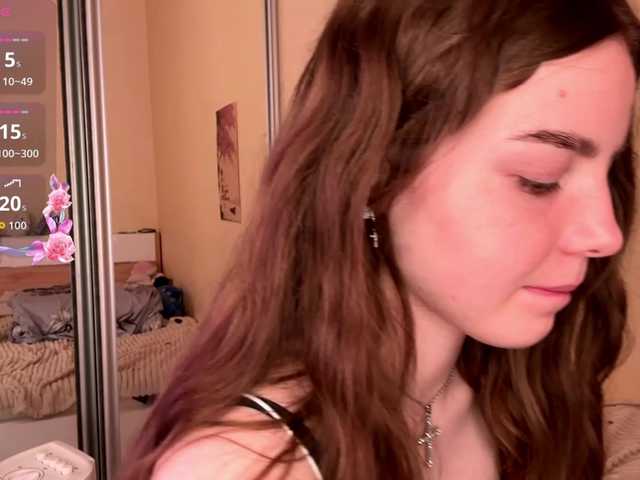 HereLora live cam on BongaCams