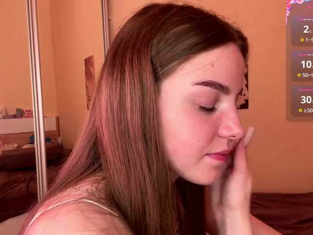 HereLora live cam on BongaCams