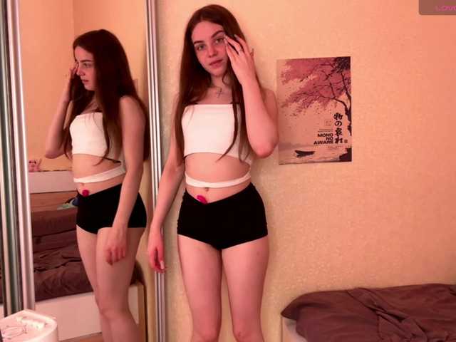 HereLora live cam on BongaCams