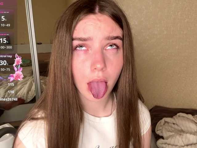 HereLora live cam on BongaCams
