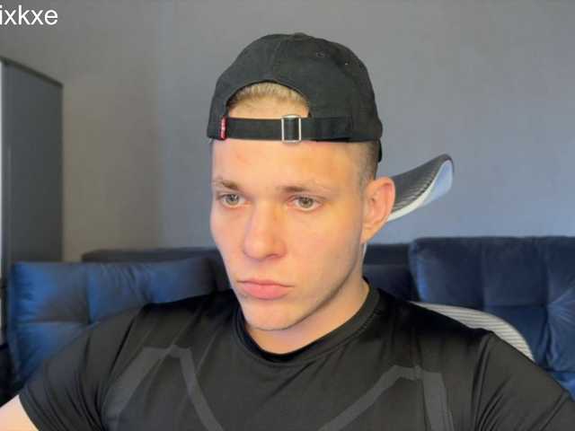 Nehepai — live male cam