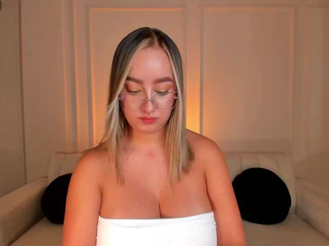 NovaSinclair live cam on BongaCams
