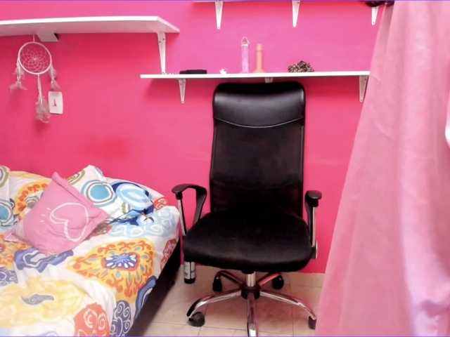 twilaxx live cam on BongaCams