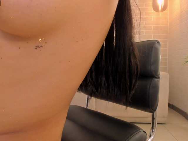 AmaraCollins live cam on BongaCams