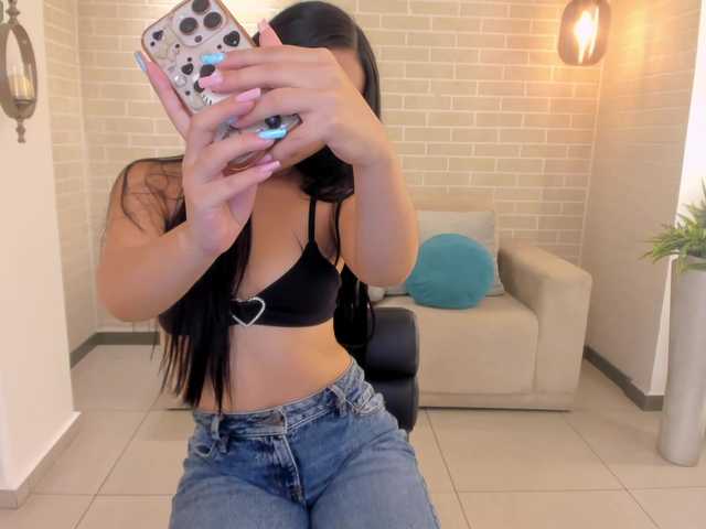 AmaraCollins live cam on BongaCams