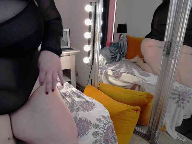 Lady2XL webcam