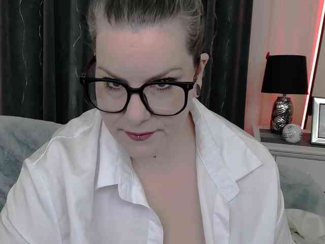 Lady2XL webcam