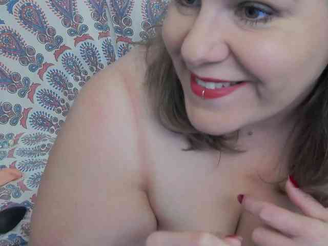 Lady2XL webcam