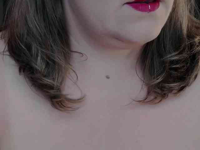 Lady2XL webcam