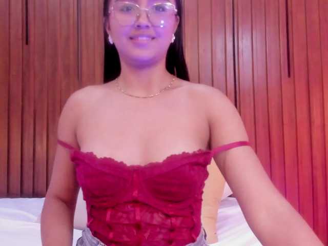 Georgia-Santacruz live cam on BongaCams