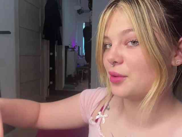 JessLuck1 webcam
