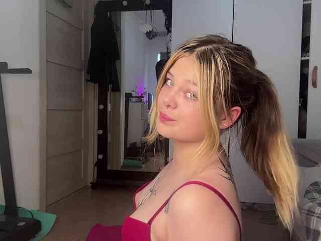 JessLuck1 webcam