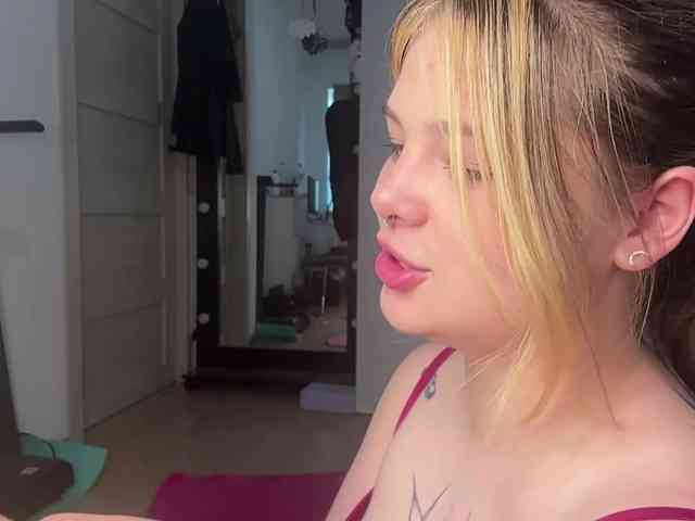JessLuck1 webcam