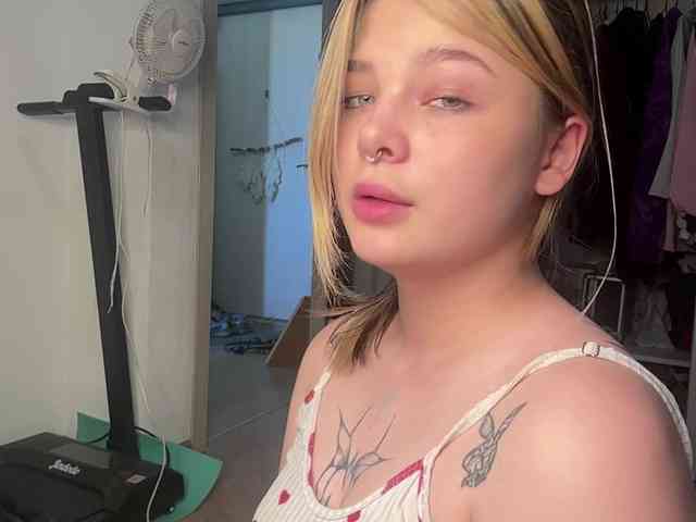 JessLuck1 webcam