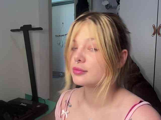 JessLuck1 webcam