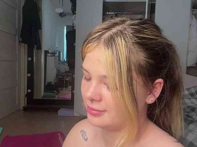 JessLuck1 webcam