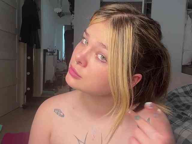 JessLuck1 webcam