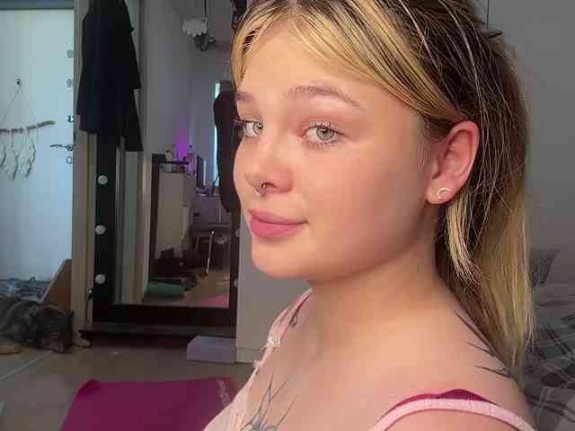 JessLuck1 webcam