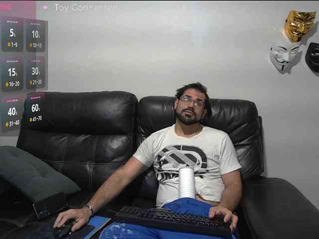 Tiko823 Live Webcam on BongaCams