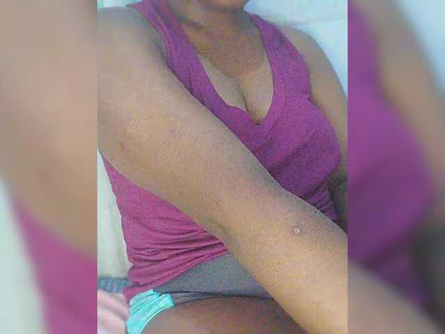 Bluemee live cam on BongaCams