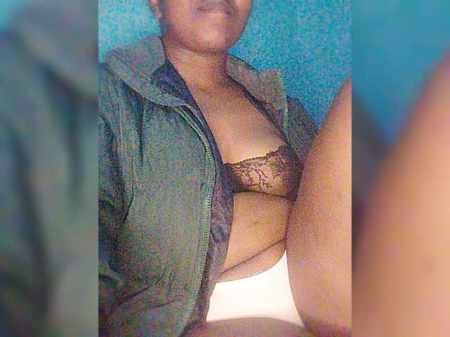 Bluemee live cam on BongaCams