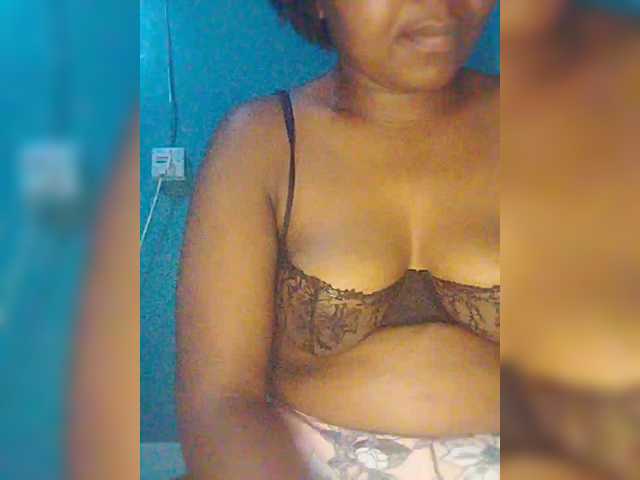 Bluemee live cam on BongaCams