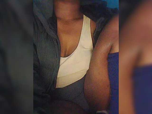 Bluemee live cam on BongaCams
