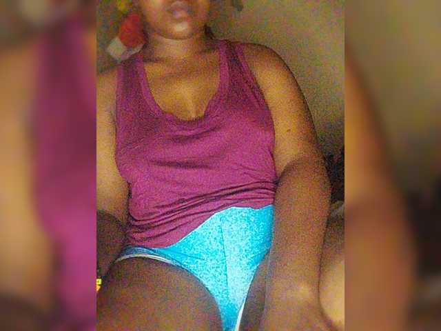 Bluemee live cam on BongaCams
