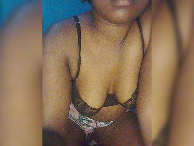 Bluemee live cam on BongaCams