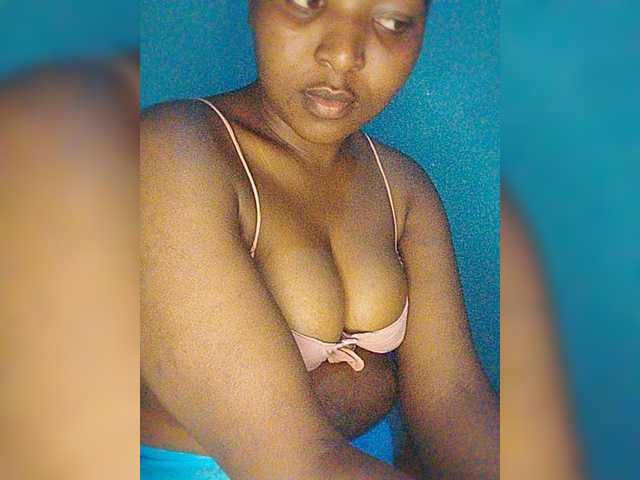 Bluemee live cam on BongaCams