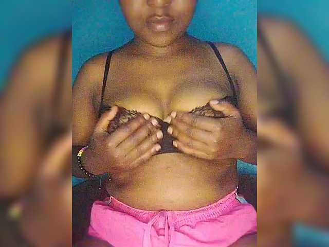 Bluemee live cam on BongaCams
