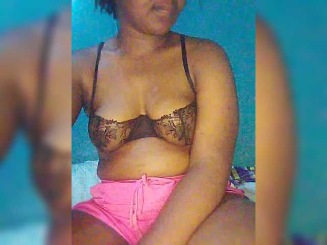 Bluemee live cam on BongaCams