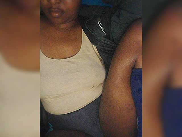 Bluemee live cam on BongaCams