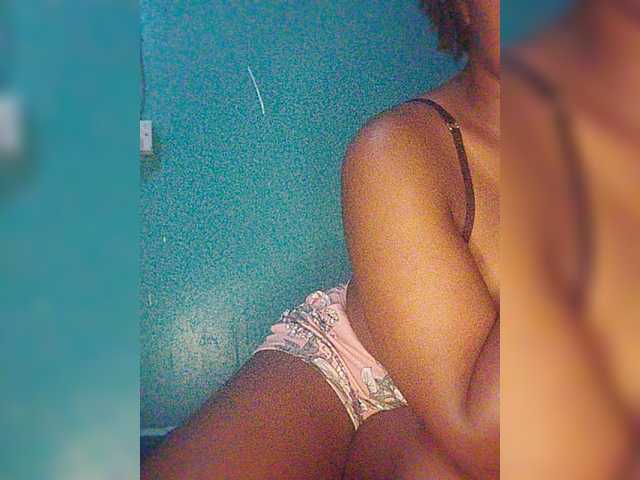 Bluemee live cam on BongaCams
