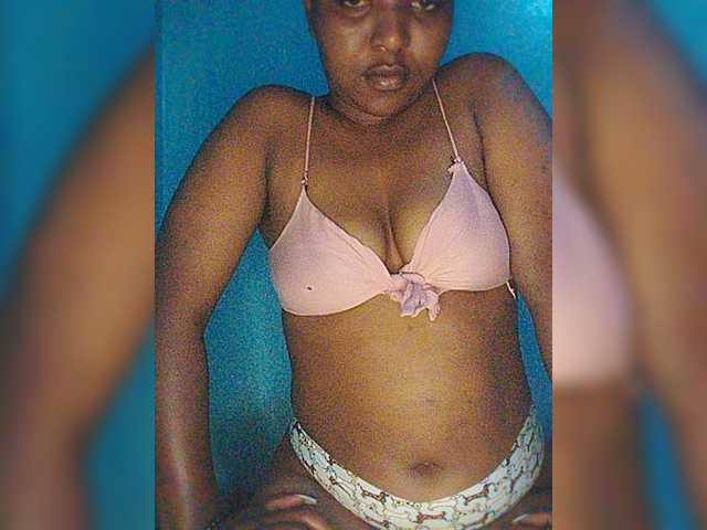 Bluemee live cam on BongaCams
