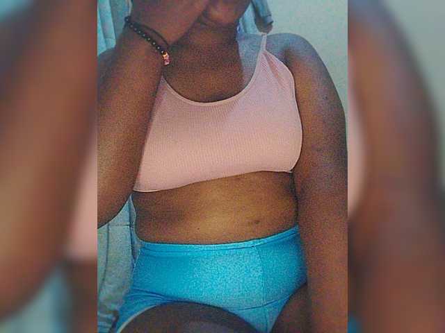 Bluemee live cam on BongaCams