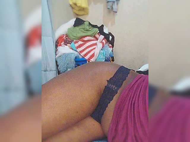 Bluemee live cam on BongaCams