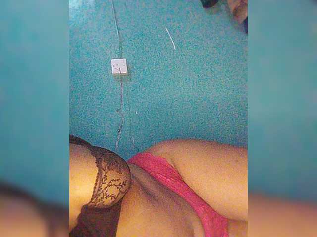 Bluemee live cam on BongaCams