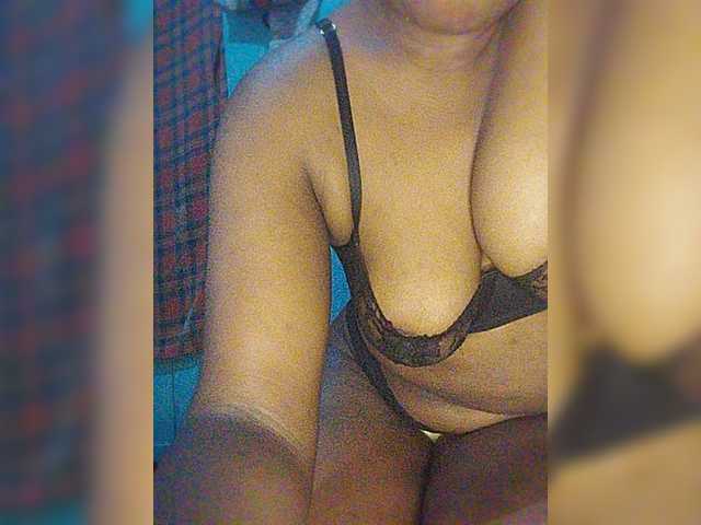 Bluemee live cam on BongaCams