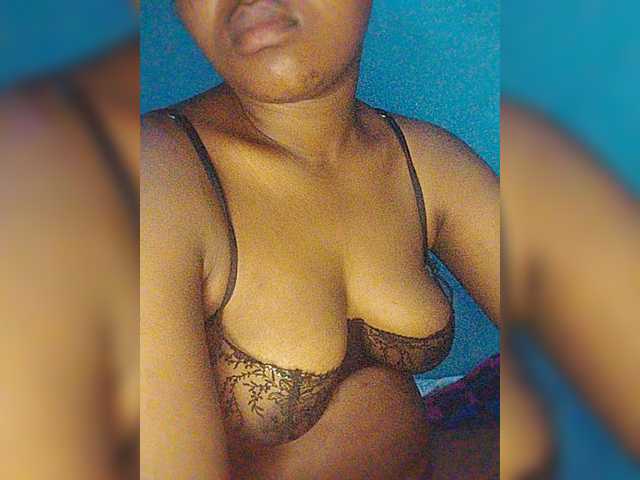 Bluemee live cam on BongaCams