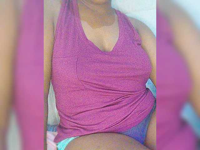 Bluemee live cam on BongaCams