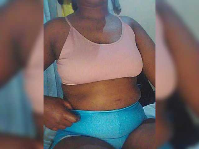 Bluemee live cam on BongaCams