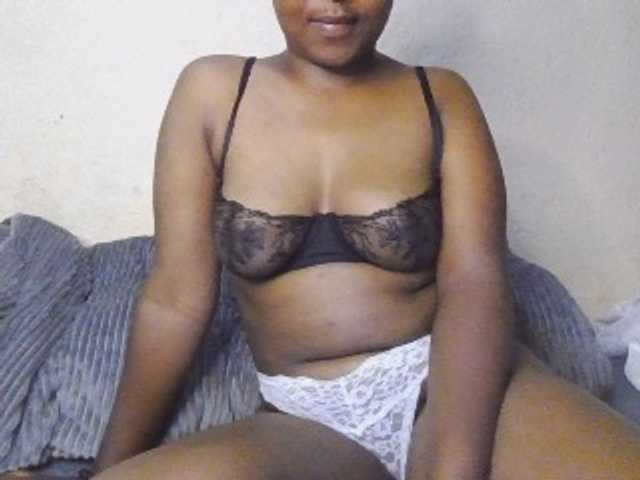 Bluemee live cam on BongaCams
