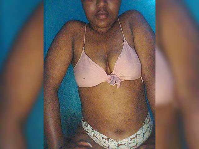 Bluemee live cam on BongaCams