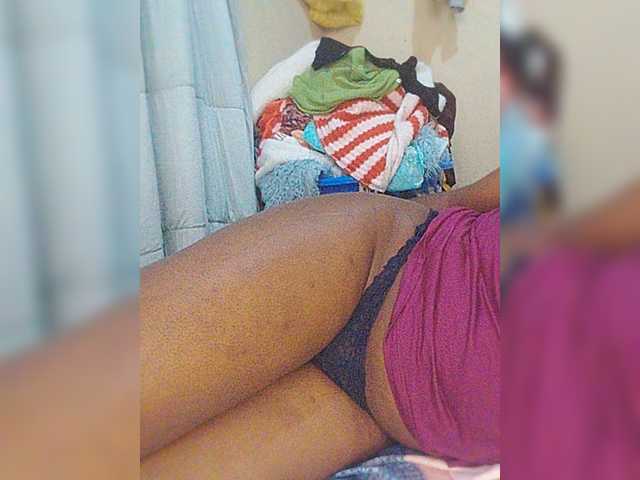 Bluemee live cam on BongaCams