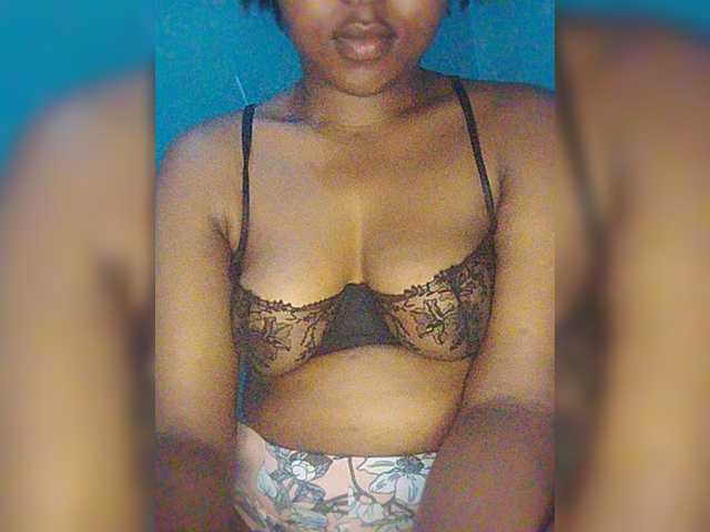 Bluemee live cam on BongaCams
