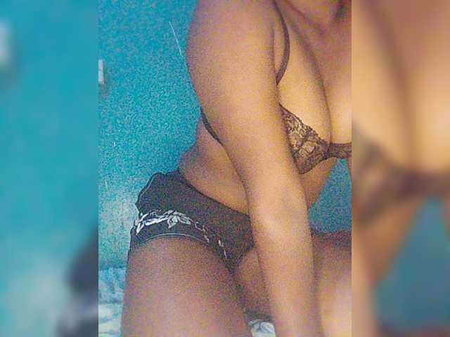 Bluemee live cam on BongaCams