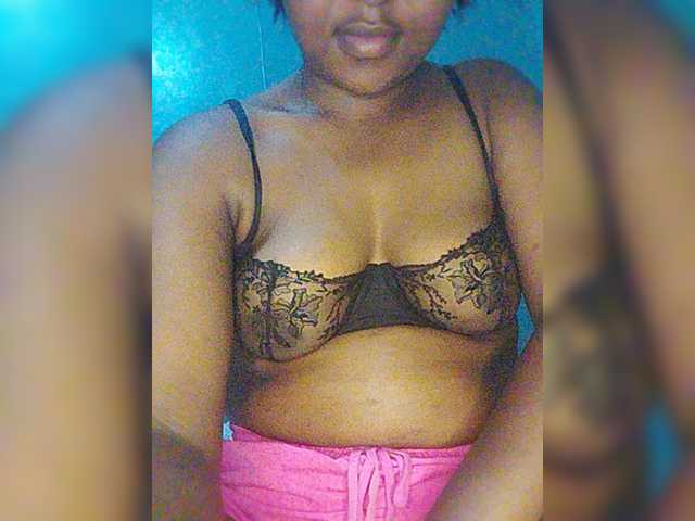 Bluemee live cam on BongaCams
